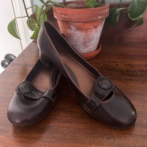 Clarks Women’s Artisan Deep Brown Floral Leather Heel ActiveAir 87395